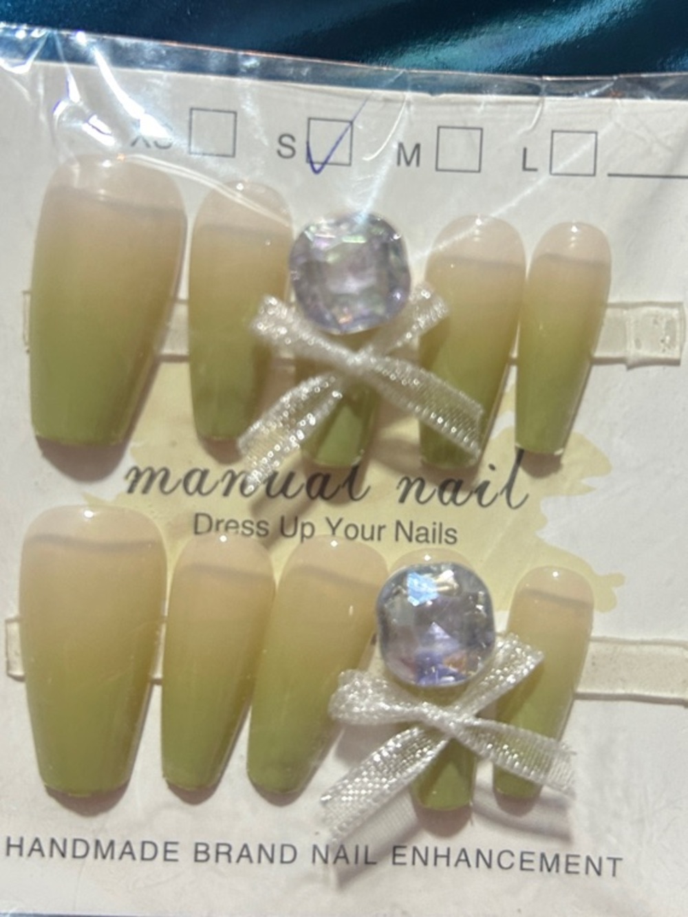 Green Ombre Press-On Nails with Jewel & Bow Accent